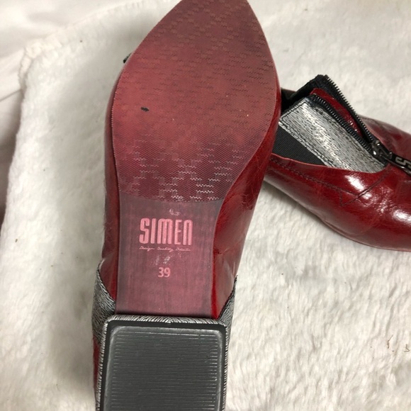 Women’s Red & Silver Shoes. Size 39 ( 8/8.5). Simen. - Picture 3 of 4